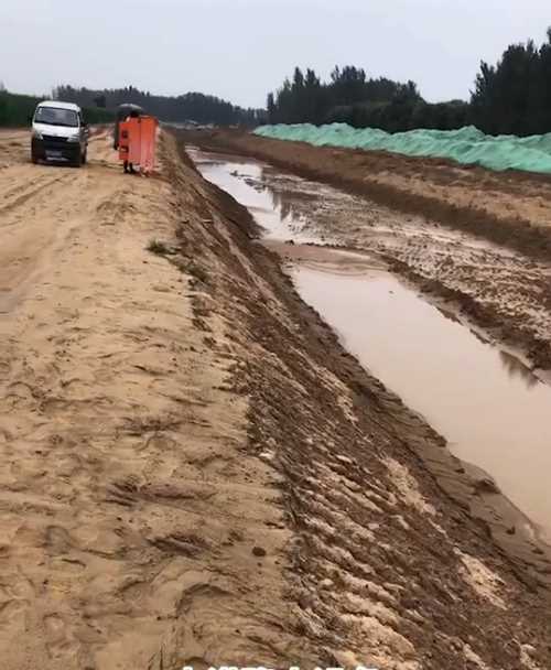 北京平谷区河道降水